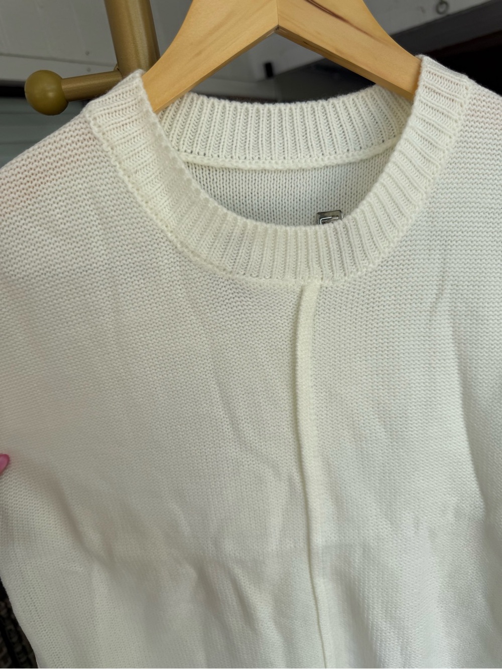 Women's Ivory Sleeveless Knit Sweater Top Size M - Picture 5 of 5